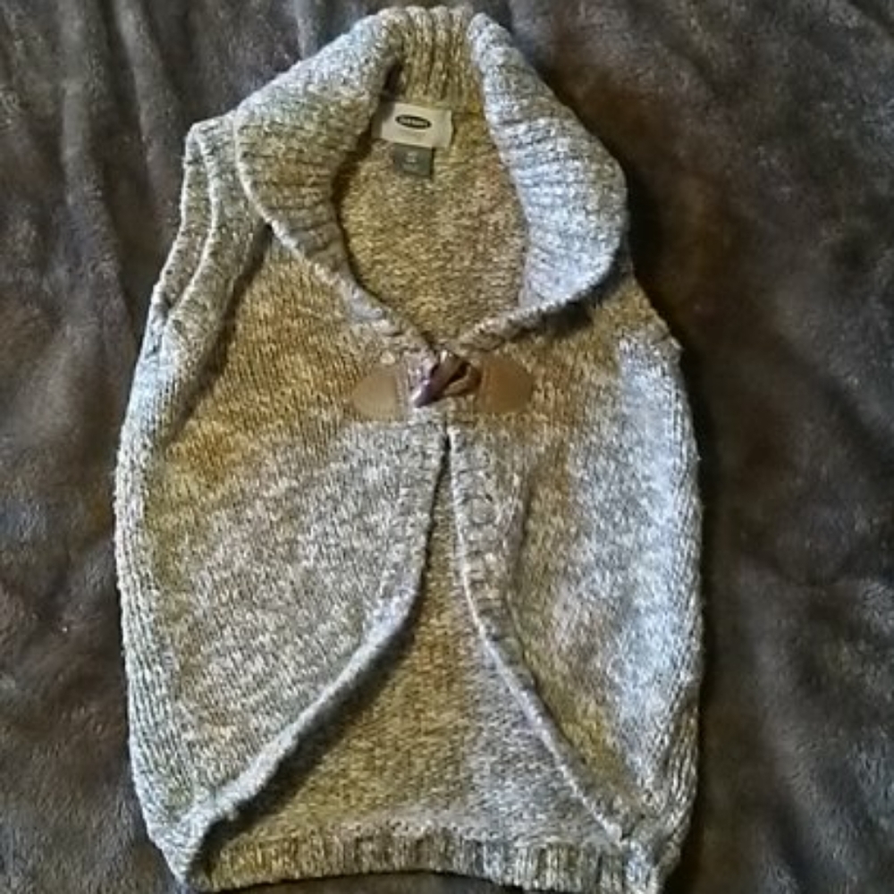 Sweater vest